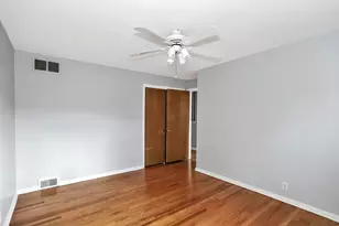 4843 Elm St, Skokie, IL 60076 - Photo 12