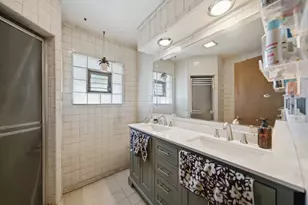 2612 S 58th Ave, Cicero, IL 60804 - Photo 8