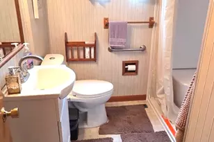 319 Cedar St, Hoopeston, IL 60942 - Photo 10