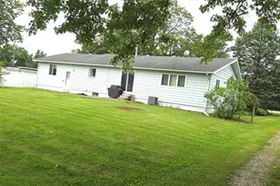 319 Cedar St, Hoopeston, IL 60942 - Photo 16