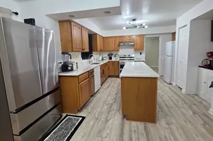 430 Gillings Dr, Gurnee, IL 60031 - Photo 8
