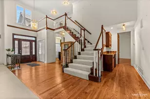 4N468 S Robert Frost Cir, Saint Charles, IL 60175 - Photo 2