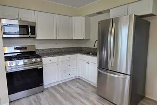 70 N Idlewild Ave, Mundelein, IL 60060 - Photo 8