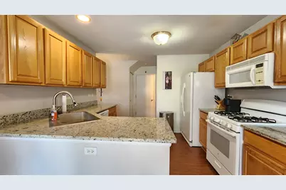301 Wedgewood Circle #301, Lake in the Hills, IL 60156 - Photo 14