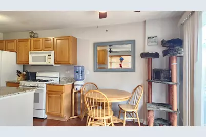 301 Wedgewood Circle #301, Lake in the Hills, IL 60156 - Photo 10