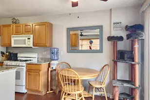 301 Wedgewood Cir, Lake in the Hills, IL 60156 - Photo 10