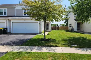 301 Wedgewood Cir, Lake in the Hills, IL 60156 - Photo 2