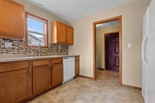651 Purple Sage Dr, Roscoe, IL 61073 - Photo 10