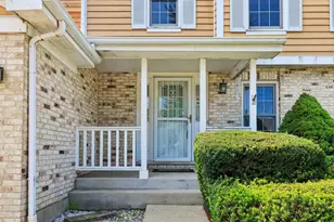 322 Chesapeake Ln, Bloomingdale, IL 60108 - Photo 2