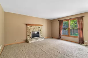 322 Chesapeake Ln, Bloomingdale, IL 60108 - Photo 12