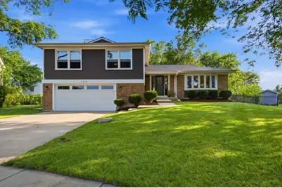 1519 W Raleigh Court, Arlington Heights, IL 60004 - Photo 1