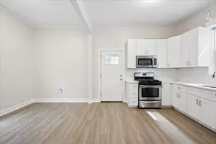 2909 N Ridgeway Ave, Chicago, IL 60618 - Photo 4