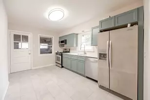 8741 S Kimbark Ave, Chicago, IL 60619 - Photo 4