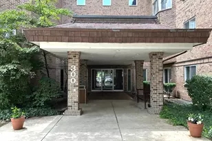 300 Roselle Rd, Schaumburg, IL 60193 - Photo 2