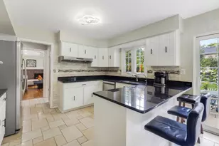 3150 Hemlock Ln, Northbrook, IL 60062 - Photo 8