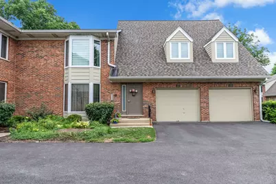 1630 N Douglas Court N #1630, Arlington Heights, IL 60004 - Photo 2