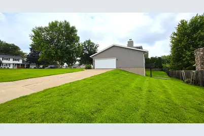 4470 18th Street, Bettendorf, IA 52722 - Photo 34