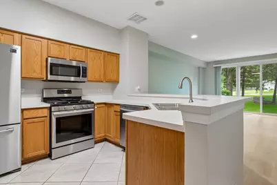 2943 Stonewater Drive #2943, Naperville, IL 60564 - Photo 2