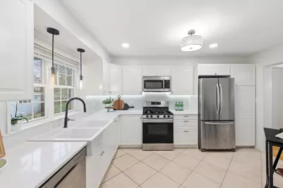 123 E Columbia Avenue, Elmhurst, IL 60126 - Photo 6