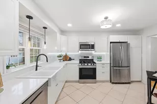 123 E Columbia Ave, Elmhurst, IL 60126 - Photo 6