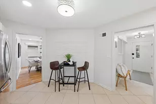 123 E Columbia Ave, Elmhurst, IL 60126 - Photo 10