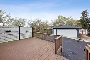 123 E Columbia Ave, Elmhurst, IL 60126 - Photo 18