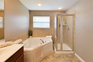 1050 Samantha Dr, Lake Zurich, IL 60047 - Photo 12
