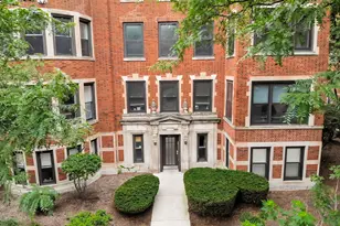 4117 N Sheridan Rd, Chicago, IL 60613 - Photo 1