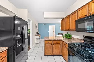2004 Hawthorne Ct, Plano, IL 60545 - Photo 8