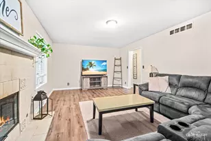 2004 Hawthorne Ct, Plano, IL 60545 - Photo 4