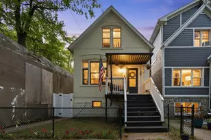 437 W 44th Pl, Chicago, IL 60609 - Photo 2