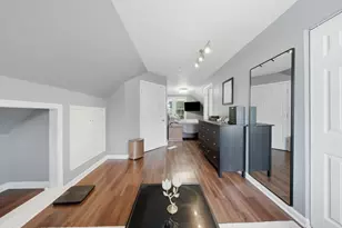 437 W 44th Pl, Chicago, IL 60609 - Photo 16