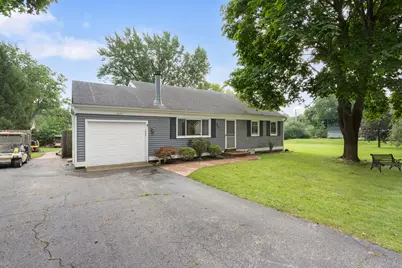 1507 Sunset Drive, McHenry, IL 60051 - Photo 2