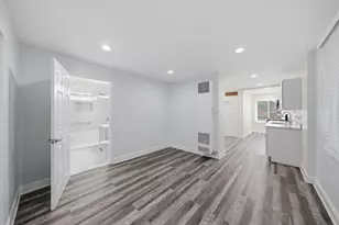 2433 W 46th Pl, Chicago, IL 60632 - Photo 14
