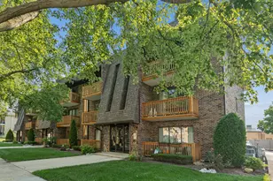 10428 S Keating Ave, Oak Lawn, IL 60453 - Photo 1