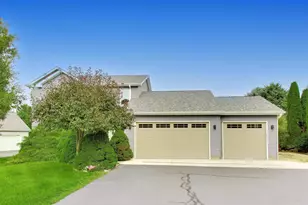 3860 Crabapple Ln, Wonder Lake, IL 60097 - Photo 2