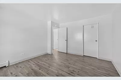 824 W College Boulevard #201, Addison, IL 60101 - Photo 8