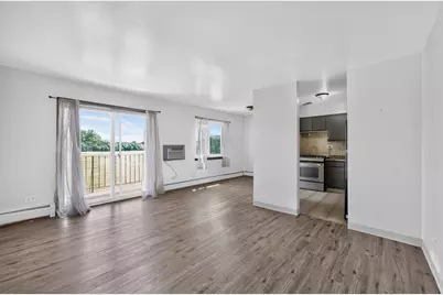 824 W College Boulevard #201, Addison, IL 60101 - Photo 2