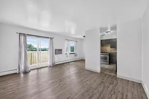 824 W College Blvd, Addison, IL 60101 - Photo 2
