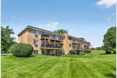 824 W College Boulevard #201, Addison, IL 60101 - Photo 12