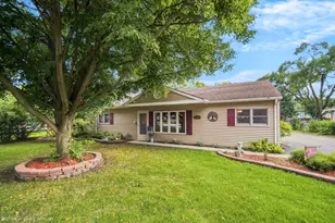 7411 W 109th Pl, Worth, IL 60482 - Photo 1
