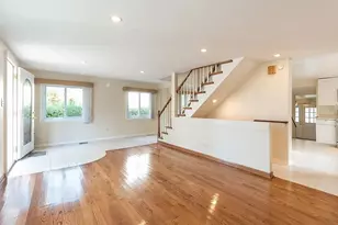 919 Greenwood Ave, Deerfield, IL 60015 - Photo 2