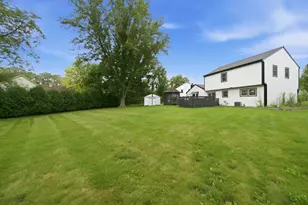 740 Thompson Blvd, Buffalo Grove, IL 60089 - Photo 28