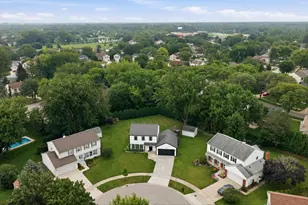 740 Thompson Blvd, Buffalo Grove, IL 60089 - Photo 30