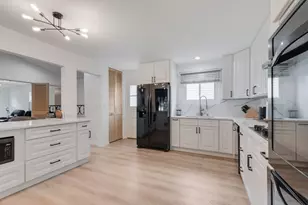 9837 N Glendale Ln, Niles, IL 60714 - Photo 8