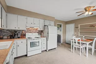 926 S 6th Ave, Hoopeston, IL 60942 - Photo 12