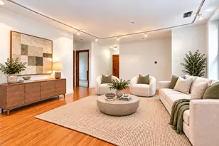 550 W Surf St, Chicago, IL 60657 - Photo 10