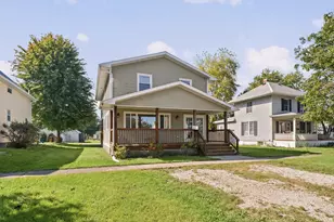 218 E Orleans St, Paxton, IL 60957 - Photo 2