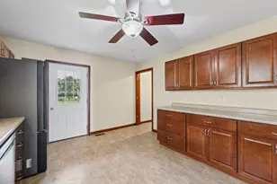 218 E Orleans St, Paxton, IL 60957 - Photo 16