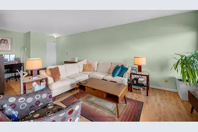 10735 W 5th Avenue #404, Countryside, IL 60525 - Photo 4